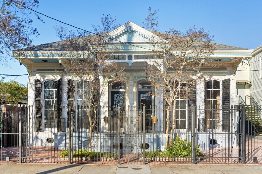 Change to Federal Funding Forces Closing of HIV/AIDS Care&nbsp;Facilities