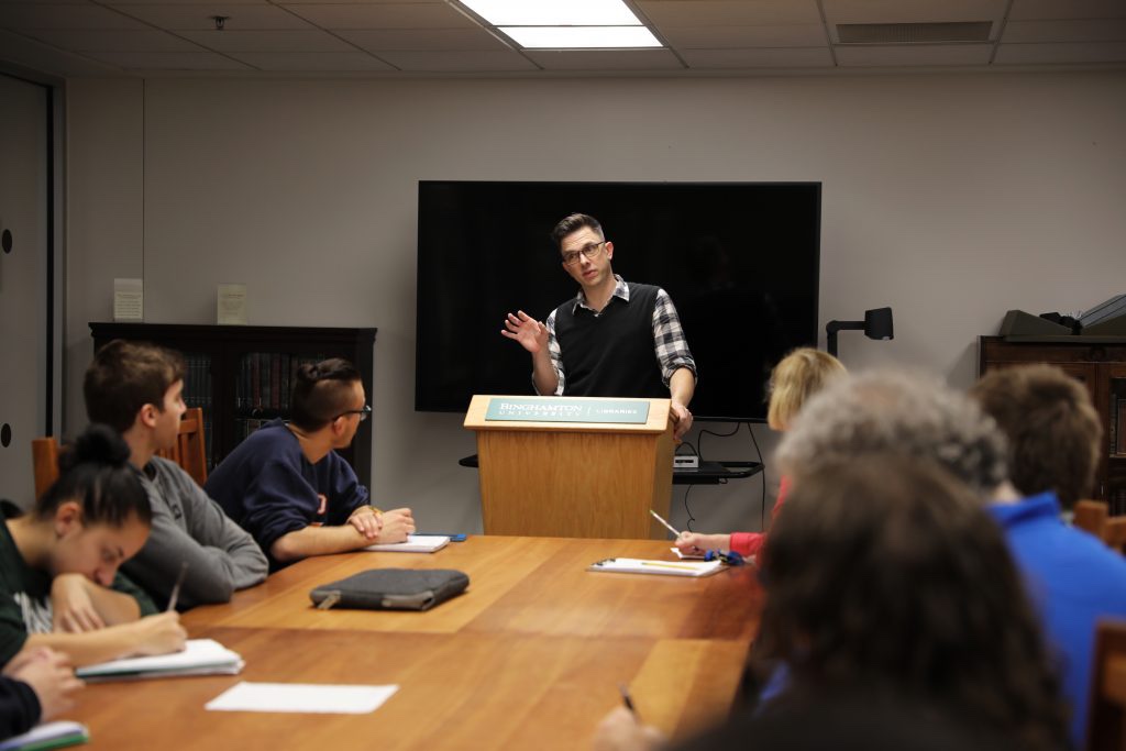 English department adjunct lecturer gives talk on Walt Whitman’s&nbsp;poetry